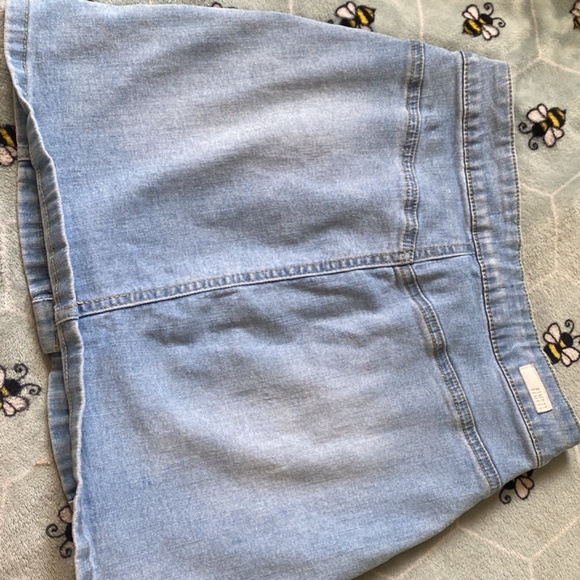 High rise jean skirt - Picture 2 of 3